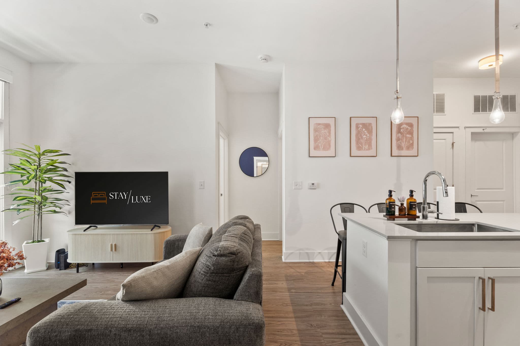 Stay Luxe interior